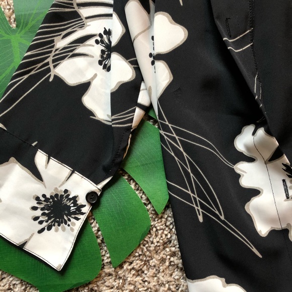 Sale!  3/4-Sleeve Shirt with Front Cover - Picture 7 of 8